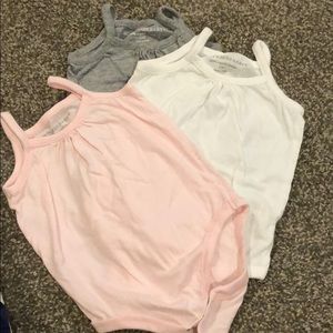 Burt’s Bee’s Onesies- 3 pieces